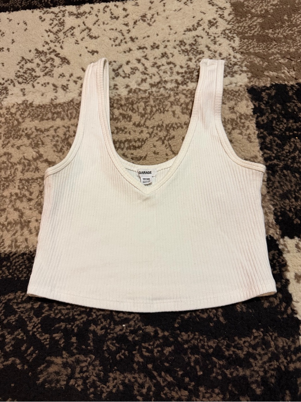 Women’s Garage White Ribbed V-Neck Crop Tank Top